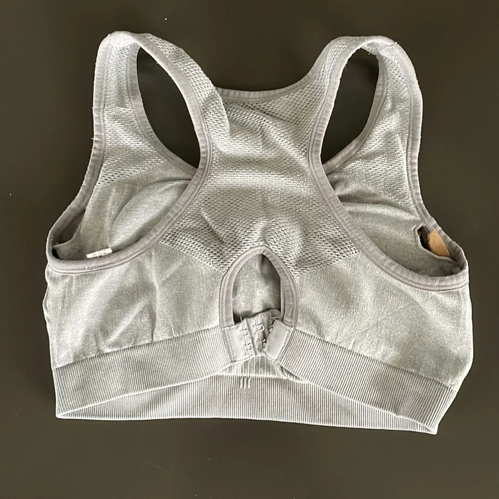 Reebok Sports Bra and Leggings - Picture 4 of 4